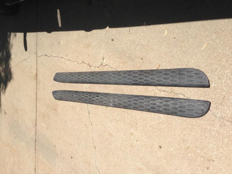 Find GMC Yukon Denali Running Board Step Pads Suburban 2 on Diagram in