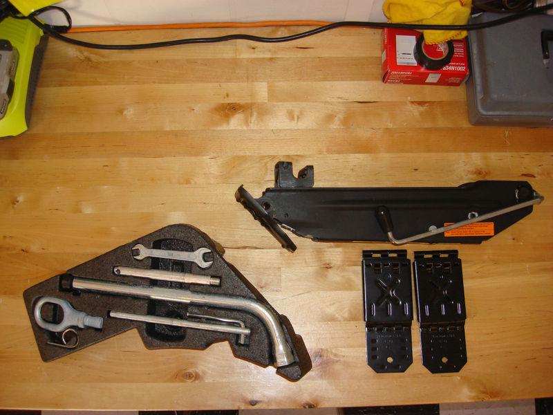 Find 0308 Porsche Cayenne Jack & ToolsLugWrench Set. in Herndon