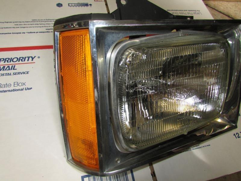 82-87 88 89 90 91 92 93 S10 PICKUP PASSENGER RIGHT RH R. HEADLIGHT W/CHROME TRIM, US $45.00, image 3