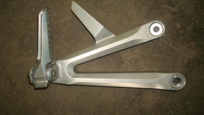 05 honda cbr 600rr right side passenger peg with bracket