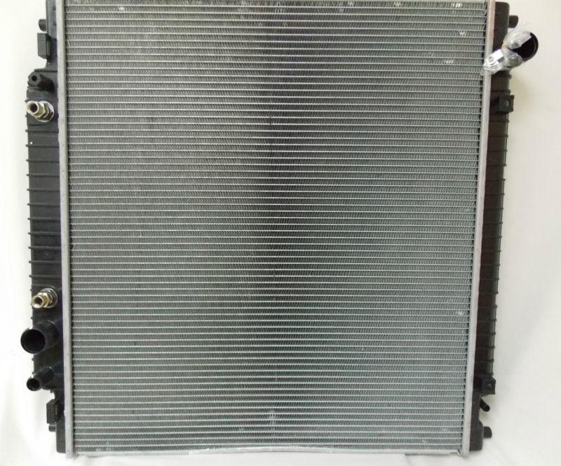 Radiator ford f-250 f-350 f-450 f-550 super duty 04 03 02 01 00 99 v10 6.8 new  