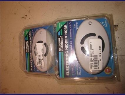 Under deck elect hiddin horn