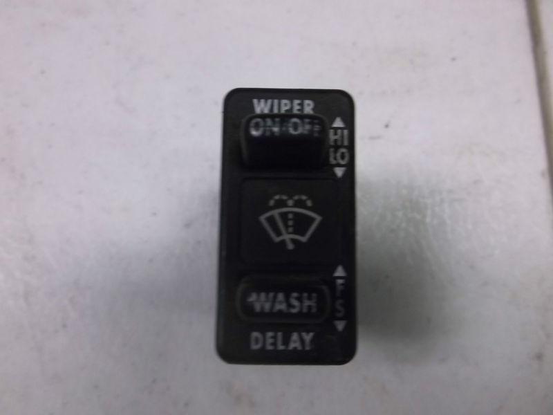 Sell 822 Freightliner windshield wiper controller on off wash and delay