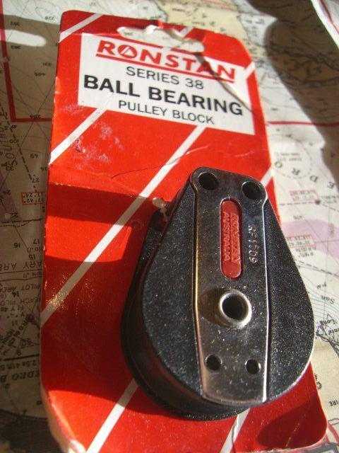 Ronstan series 38mm cheek block ball bearing sheave