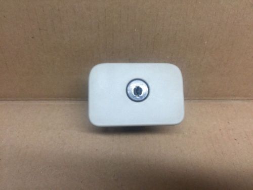 04 05 srx 03-07 cts 05-09 sts glove box latch / handle cashmere 25736545 e1o15