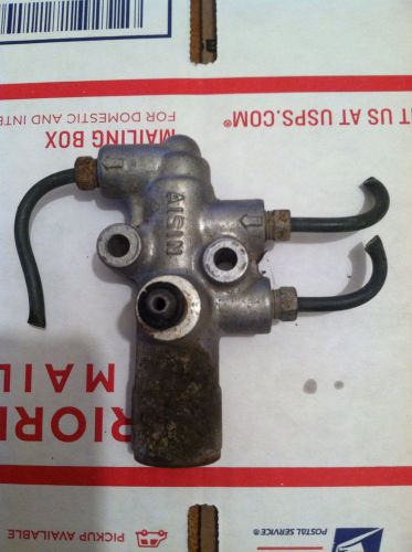 Suzuki samurai 1988.5-1995 rear brake proportioning valve 3 lines only