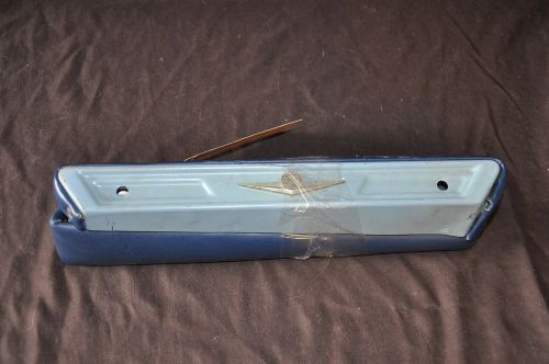 Beech baron arm rest l/h &amp; r/h beechcraft 55 series 1964 center arm rest