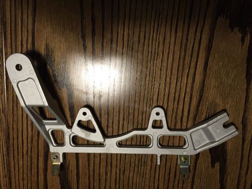 1017804 oem polaris asm-mount resonator bulk head brace