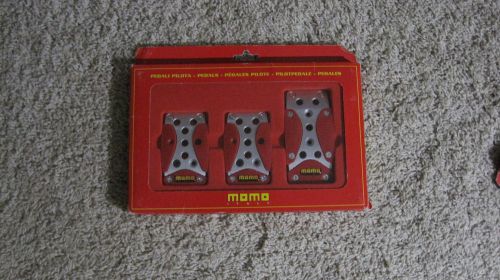 Genuine momo grand prix pedal set in red &amp; aluminum - mib imported from italy