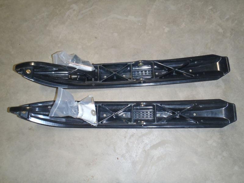 Polaris 1997-2005 snowmobile black composite plastic skis - new - free shipping