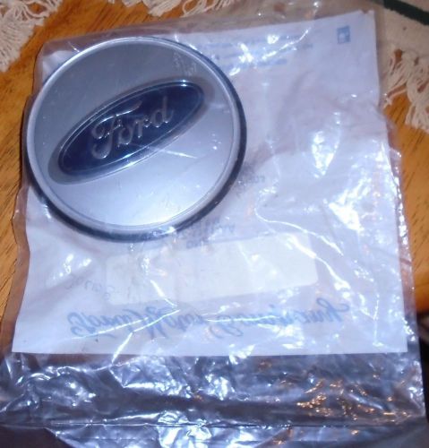 Ford crown victoria hub cap, mid 90&#039;s, part # f8az-1141-aa nos in original bag
