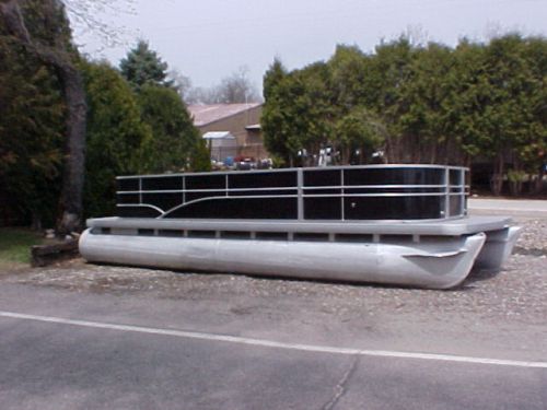 1995 san pan pontoon *22&#039; long w/ huge 23&#034; tubes * build-a-boat*  no motor