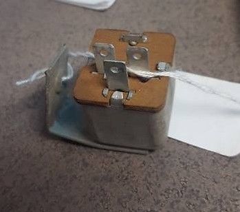 Mopar seatbelt relay+bracket 72-74 "e" bodys challenger+barracuda mlds.3588587