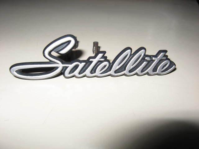 71 72 73 74 mopar b body satellite ssp dash emblem original with clips  nice