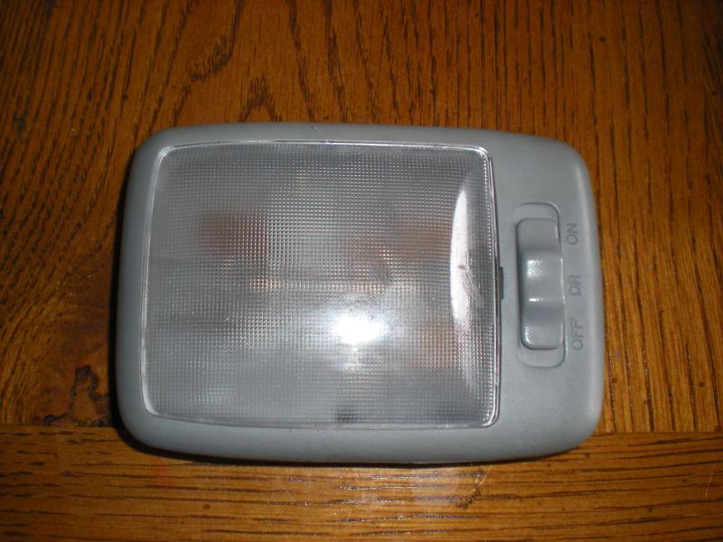 2003-2005 hyundai accent over head dome light oem ****  fast free shipping *****