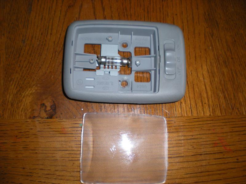 2003-2005 Hyundai Accent Over Head Dome Light OEM **** fast free shipping *****, US $19.99, image 2