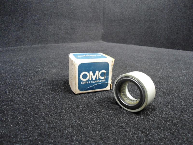 Retainer & seal #379587 #0379587 johnson/evinrude/omc outboard boat motor part