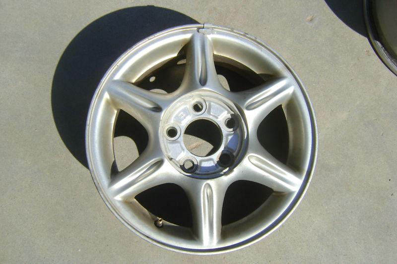 Sell Olds Alero ALUMINUM WHEEL 1998 1999 2000 2001 2002 in Great Bend