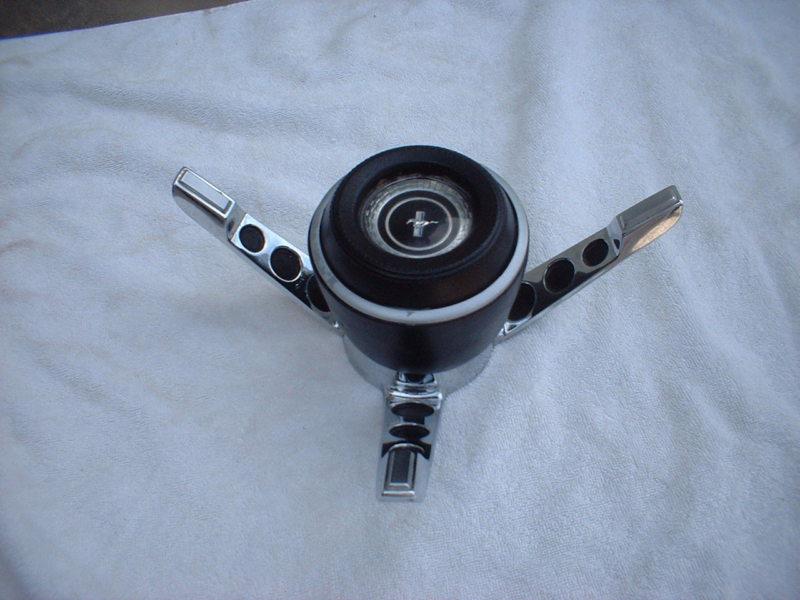 1967 mustung steering wheel center -horn-