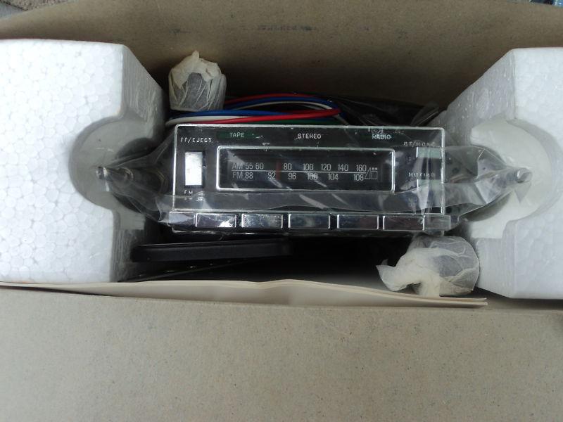 Chrome face in dash am/fm/cassette,old schoolcomes with free 5' door speakers