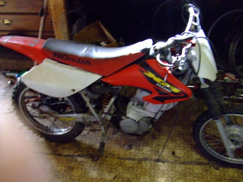 Honda 2003 xr 80 dirt bike for part-needs top end work