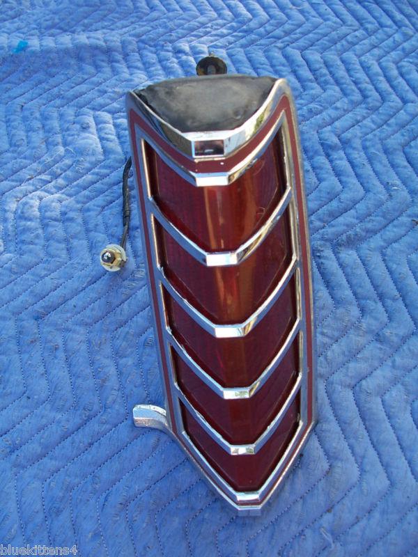 1978 mark v right taillight oem used original lincoln ford part wear & scratches
