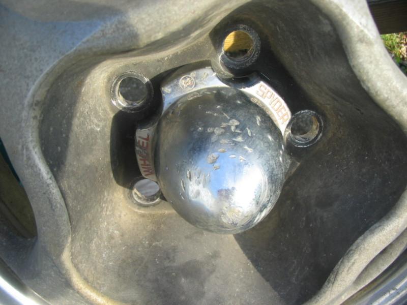 Motor Wheel 15 x 6 Spyder Mags w/ Original Center Caps & Tires - GM bolt!, US $900.00, image 4