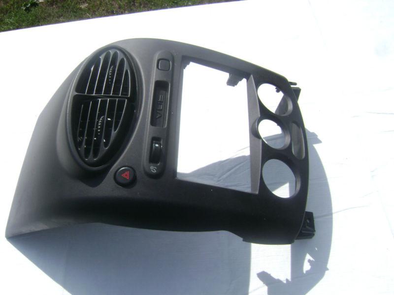 Sell 04 05 02 03 saturn vue speedometer radio heater dash bezel trim in