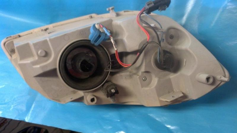 05 chevy cobalt headlight left no mount