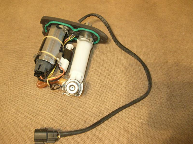 Purchase Harley Sportster Fuel Pump W/Plug Original OEM 2009 883 Works Fine 915 Miles in Cedar