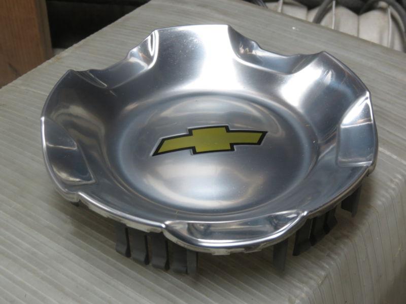 Purchase CHEVROLET SUBURBAN TAHOE WHEEL CENTER CAP OEM POLISHED 20" 07