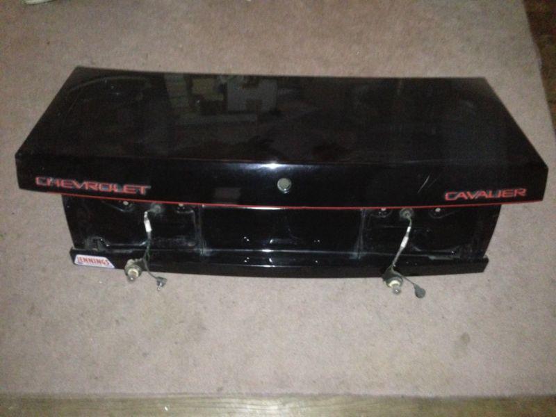 Purchase 91 92 93 94 CAVALIER BLACK TRUNK LID NO RUST 154526 in Chicago