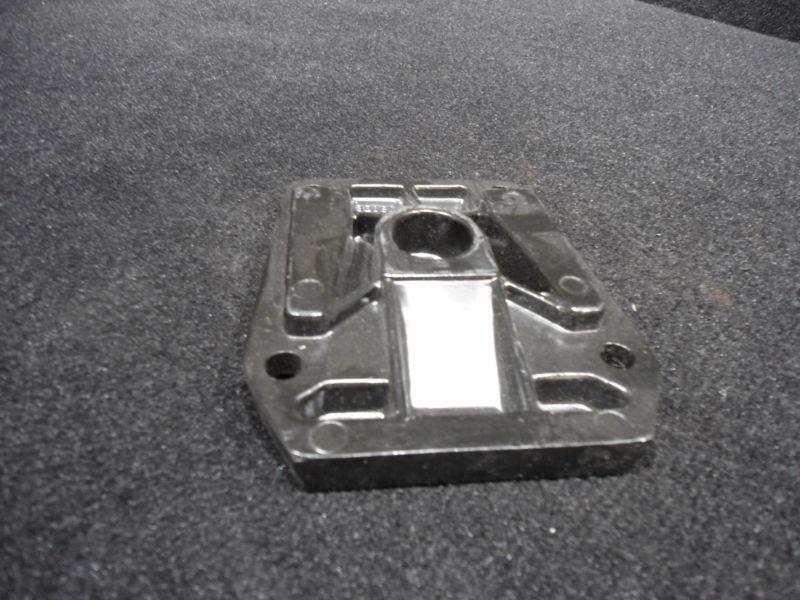 #033942 lower mount bracket cover #338942 johnson/evinrude 1993-1998 250/300hp b