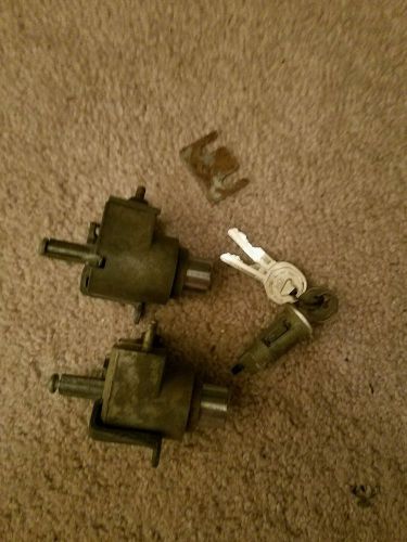 1968 door and ignition lock set corvette 1968 only.