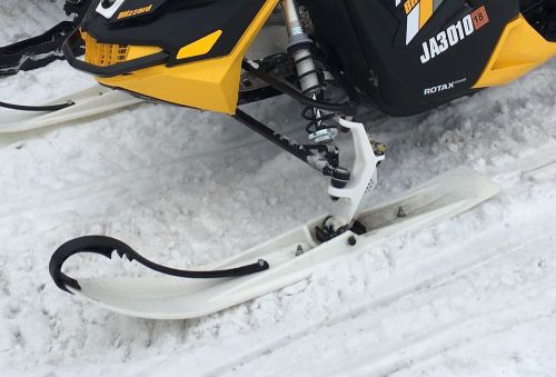 Sly dog white cross country trail skis