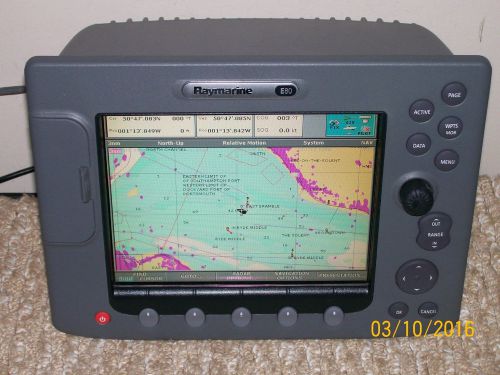 Raymarine e80 (e02011) including dsm 300 depth sounder module (e63069)