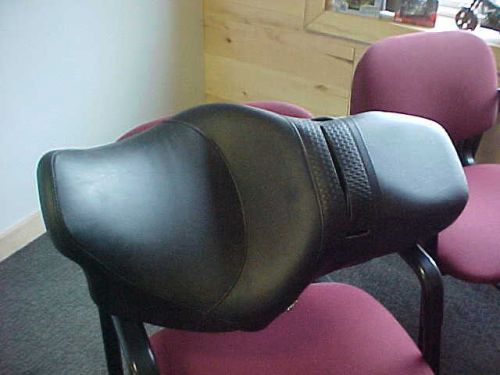 Harley davidson original 2012 road king low seat $389 freeb 48 state shipping