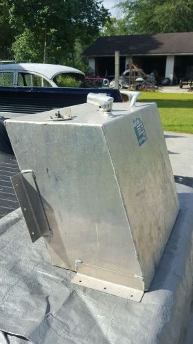 Universal 19 gallon hot rod / gasser gas tank.  "lqqk"