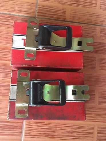 Toyota hilux rn20 rn25 pickup inner door handle nos.