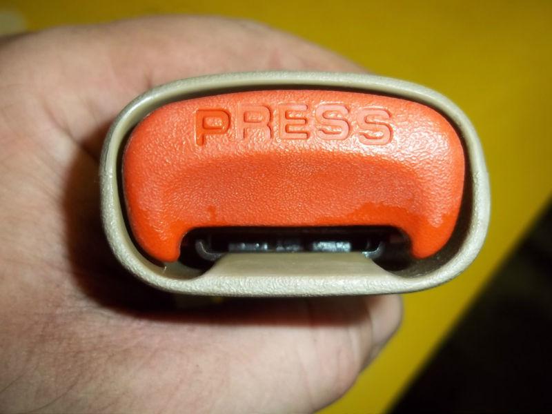 95 Dodge Ram 1500 2500 3500 Standard Cab Center Middle Seat Belt Buckle, US $25.00, image 3