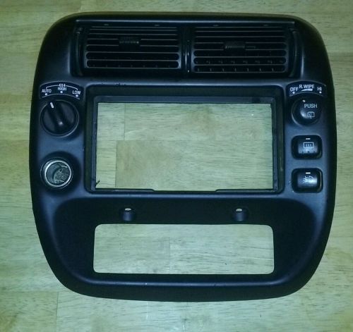 95-04 ford explorer mountaineer 4x4 dash radio trim bezel