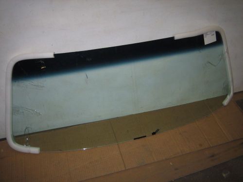 Chevrolet nova 4d sedan 1968-1974 windshield shaded with built in antenna (754)