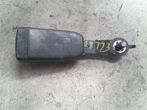 Prelude   1993 front passenger seat belt buckle only 164326