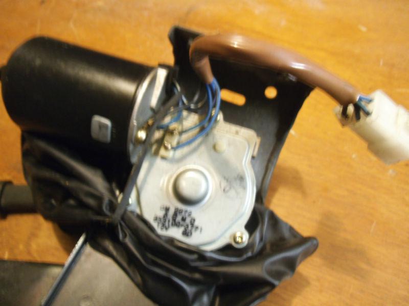 Purchase 1995 mazda Rx7 OEM windshield wiper motor linkage in Enfield