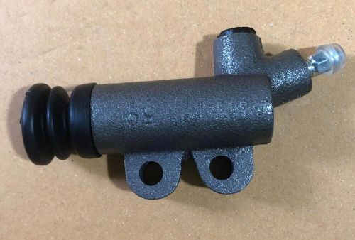 Clutch slave cylinder for  fit toyota hilux rn25 12r  1975 - 1978
