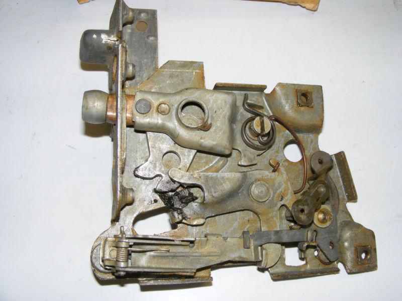 1949 50 PONTIAC DOOR LOCK LATCH ASSY RH NOS NEW 4560814, US $49.99, image 3
