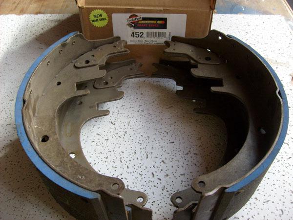 New brakebest 452 brake shoes to fit 1976-1979 chevy and gmc trucks.