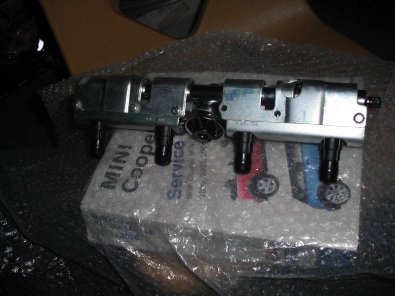Purchase Mini R50 R53 One 1.6 fuel injection rail injectors fuel