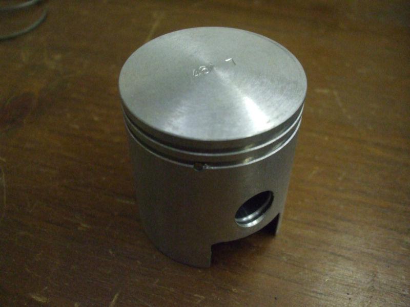 Nos indian dirt bike piston  minarelli  (46.7)   p6 75   only 1 left