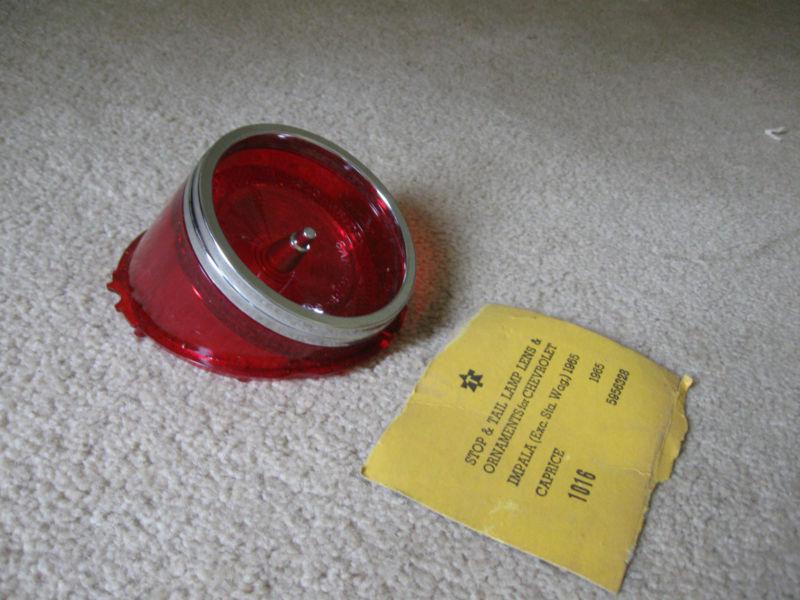 1965 CHEVY IMPALA-CAPRICE tail light lens with trim. NEW! GLO-BRITE. , US $19.95, image 2